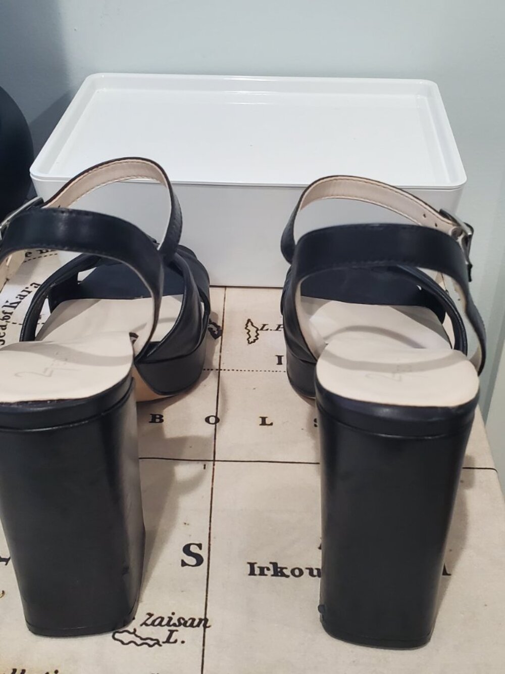 27 Edit Naturalizer Black Platform Heeled Sandal - Picture 8 of 9
